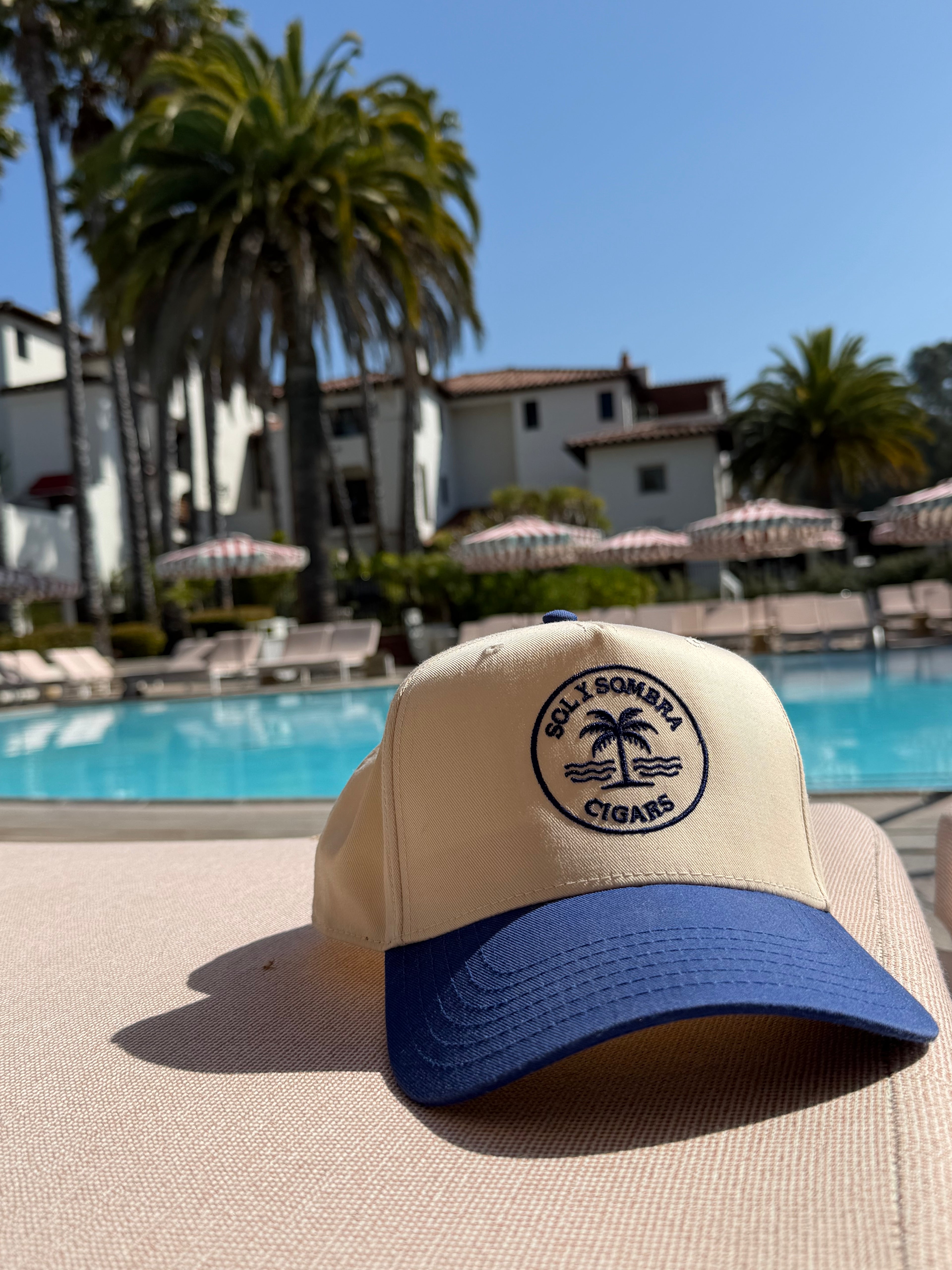 Sol y Sombra Snap Back